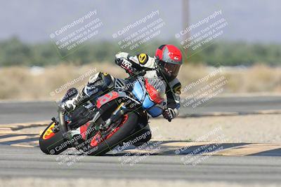 media/Oct-13-2025-Moto Forza (Mon) [[a66d839500]]/3-B Group/Session 3 (Turn 16)/